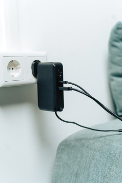 Logotrade werbemittel das Foto: Urban Vitamin Eureka RCS recyceltes 65W-Hybrid-Ladegerät