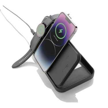 Logo trade advertising products image of: Swiss Peak RCS recycled travel case with 3 in 1 charger