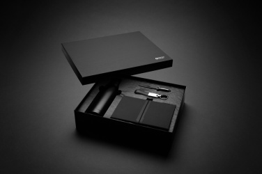 Logotrade promotional giveaway picture of: Swiss Peak RCS deluxe business gift set w/ water bottle