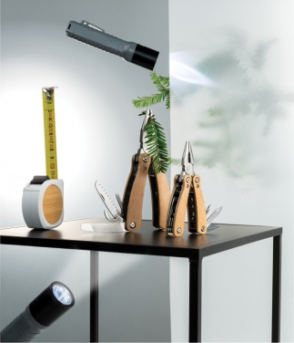 Logo trade meened foto: Puidust multitööriist