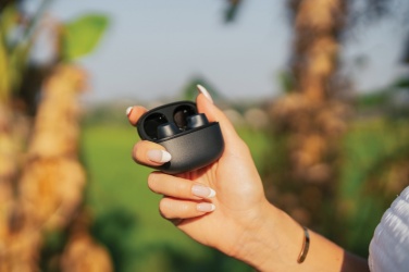 Logo trade ärikingi pilt: Terra RCS taaskasutatud alumiiniumist juhtmevabad kõrvaklapid