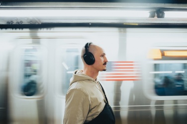 Logo trade meened foto: Irvine RCS taaskasutatud ja parandatavad ANC juhtmevabad kõrvaklapid