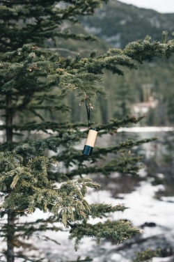 Logotrade ärikingituse foto: Bambusest ja RCS-i sertifikaadiga taaskasutatud plastikust taskulamp