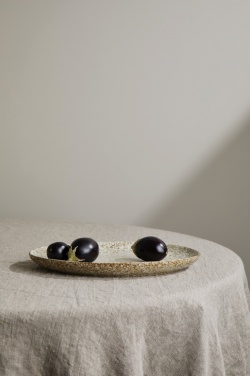 Logotrade firmakingitused pilt: VINGA Nuvem kivist serveerimistaldrik