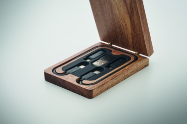 Logo trade reklaamkingitused foto: 3-ühes kaablikomplekt