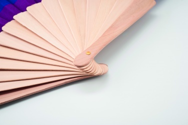 Logo trade firmakingid foto: Vikerkaarekujuline puidust käsiventilaator