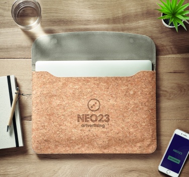 Logo trade meene pilt: Korgist sülearvutikoti magnetklapp