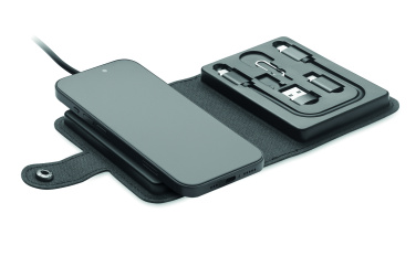 Logotrade reklaamtoote foto: CAWATT 4 in 1 kaabli pistikute komplekt 15W