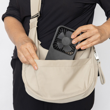 Logo trade ärikingi pilt: Aervina RCS taaskasutatud plastist laetav lauaventilaator