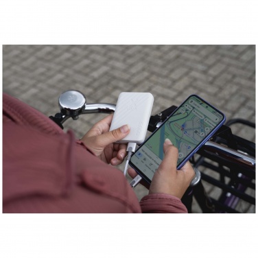 Logo trade mainoslahja ja liikelahja tuotekuva: Xtorm XG205 Go2 12 W:n ja 5 000 mAh:n pikalatausvirtalähde 