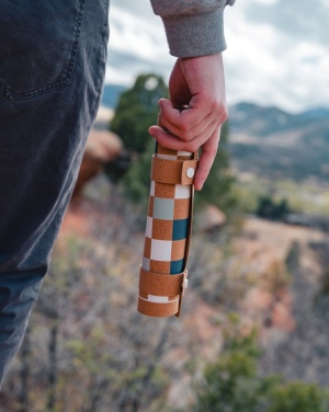 Logotrade mainostuote tuotekuva: Britton taitettava backgammon -ja tammipelisetti korkista