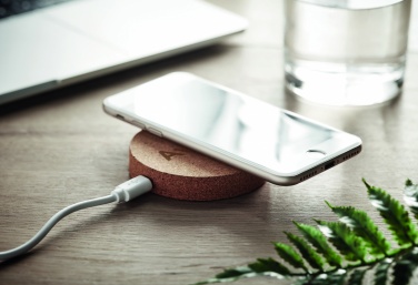 Logotrade mainoslahja tuotekuva: Langaton laturi 10W