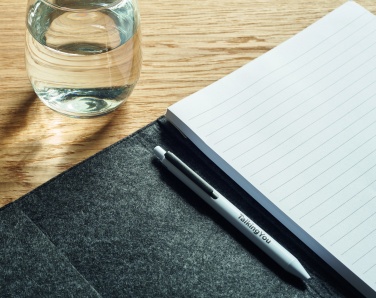 Logo trade mainoslahjat ja liikelahjat kuva: A4-konferenssikansio RPET:stä