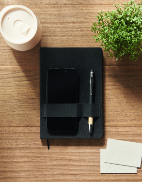 Logo trade mainoslahjat ja liikelahjat kuva: A5 RPET muistikirja kynällä