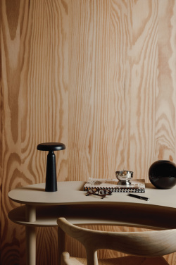 Logo trade liikelahja mainoslahja tuotekuva: VINGA Avery RCS pöytävalaisin