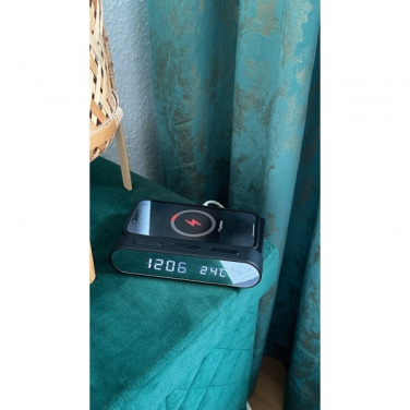 Logo trade mainostuotet tuotekuva: Herätyskello ja langaton laturi ADELAIDE