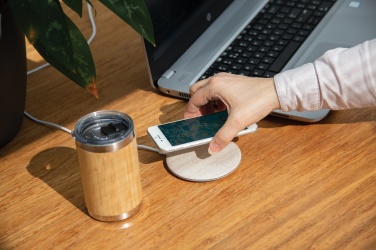 Logotrade firminės dovanos nuotrauka: 5W belaidis kviečių šiaudų įkroviklis