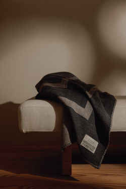 Logotrade reklaminės dovanos nuotrauka: VINGA Monogram GRS antklodė