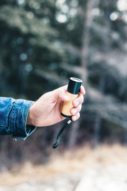 Logotrade biznesa dāvanas foto: Bambusa un RCS sertificēts otrreizēji pārstrādātas plastmasas kabatas lukturītis