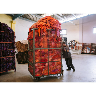 Logotrade dāvanas foto: Wolkat Rabat pārstrādāto tekstilizstrādājumu pircējs