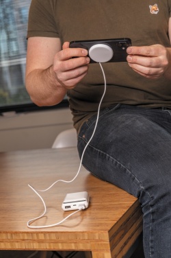 Logotrade presentreklam bild: 5W magnetisk trådlös laddare
