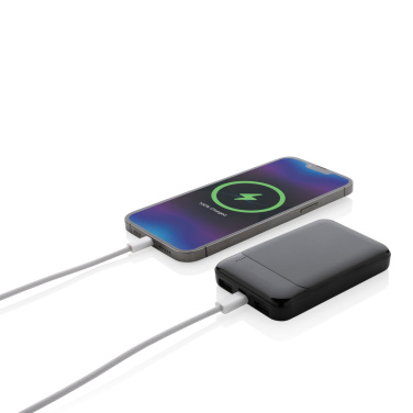 Logotrade kampanjprodukter bild: 5.000 mAh powerbank i RCS återvunnen plast