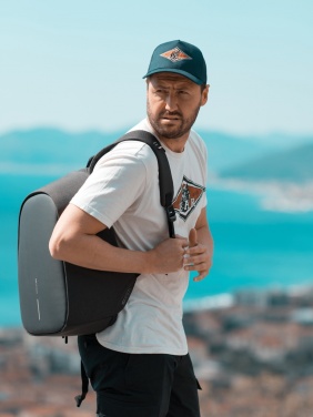 Logotrade reklamprodukter bild: Bobby Hero Small, stöldskyddad ryggsäck
