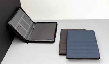 Logotrade reklamprodukter bild: Impact AWARE™ RPET A4 portfolio med dragkedja