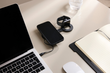 Logotrade profilprodukter bild: VINGA Baltimore RCS 2-in-1 Wireless 15W Travel Charger